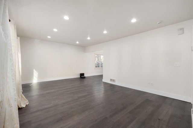 712 Normals St, Minot, ND 58703