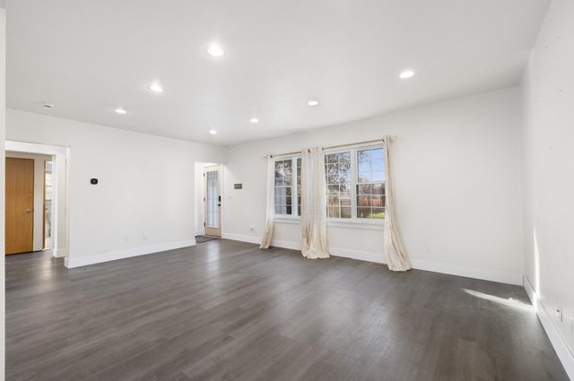 712 Normals St, Minot, ND 58703