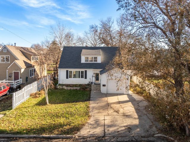 712 Normals St, Minot, ND 58703