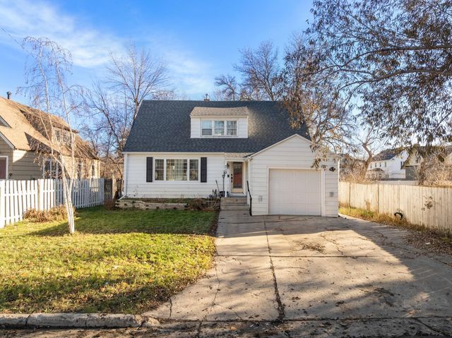 712 Normals St, Minot, ND 58703