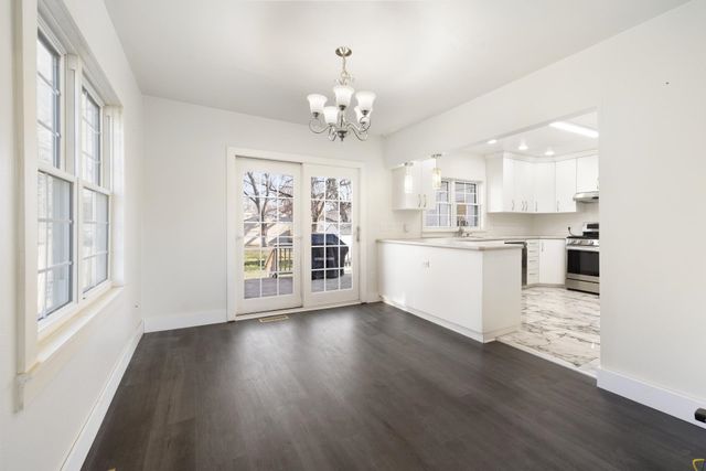 712 Normals St, Minot, ND 58703