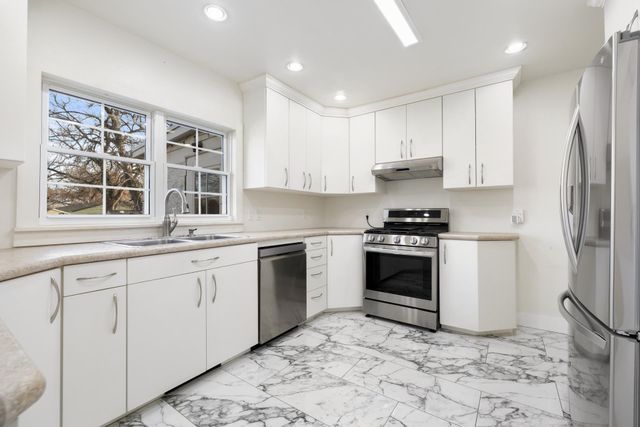 712 Normals St, Minot, ND 58703