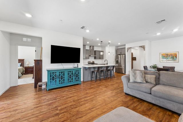 240 Helios Ct, Roseville, CA 95747