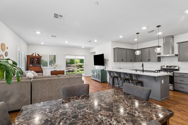 240 Helios Ct, Roseville, CA 95747