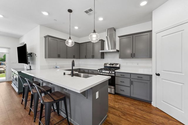 240 Helios Ct, Roseville, CA 95747