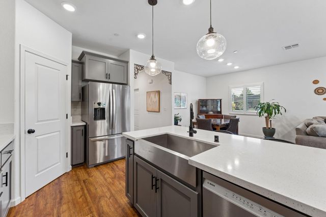 240 Helios Ct, Roseville, CA 95747
