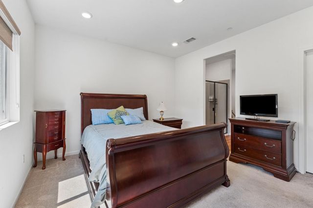 240 Helios Ct, Roseville, CA 95747