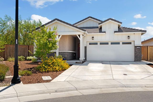 240 Helios Ct, Roseville, CA 95747