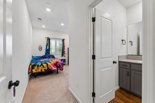 240 Helios Ct, Roseville, CA 95747