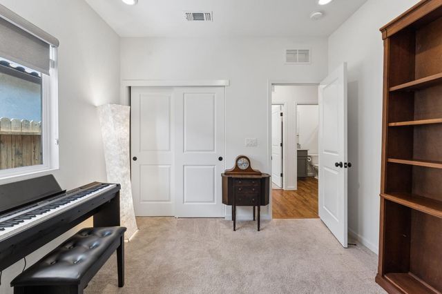 240 Helios Ct, Roseville, CA 95747