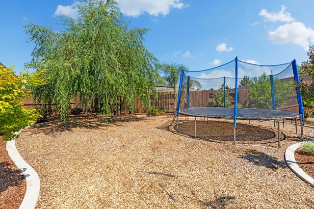 240 Helios Ct, Roseville, CA 95747