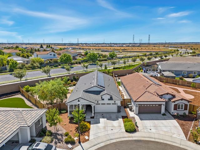 240 Helios Ct, Roseville, CA 95747