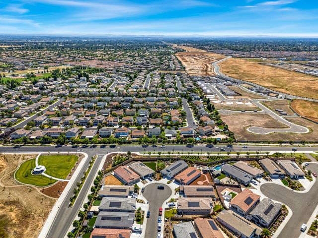 240 Helios Ct, Roseville, CA 95747