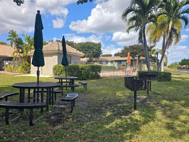 9960 Pineapple Tree Drive 208, Boynton Beach, FL 33436