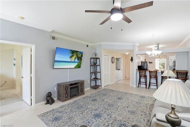 340 Robin Hood CIR 102, Naples, FL 34104