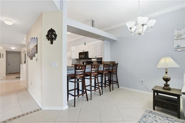 340 Robin Hood CIR 102, Naples, FL 34104