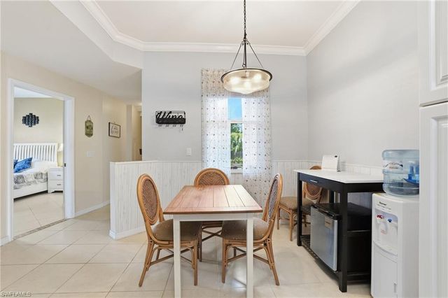 340 Robin Hood CIR 102, Naples, FL 34104