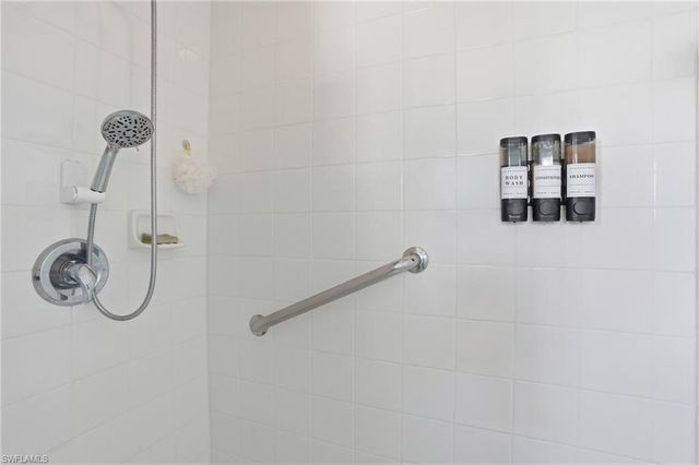340 Robin Hood CIR 102, Naples, FL 34104