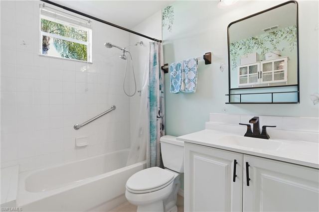 340 Robin Hood CIR 102, Naples, FL 34104