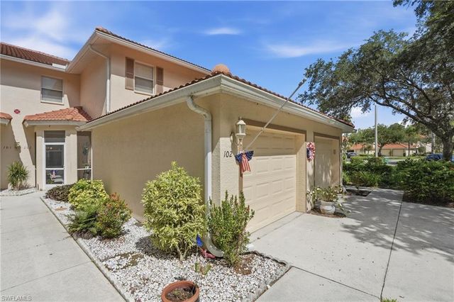 340 Robin Hood CIR 102, Naples, FL 34104