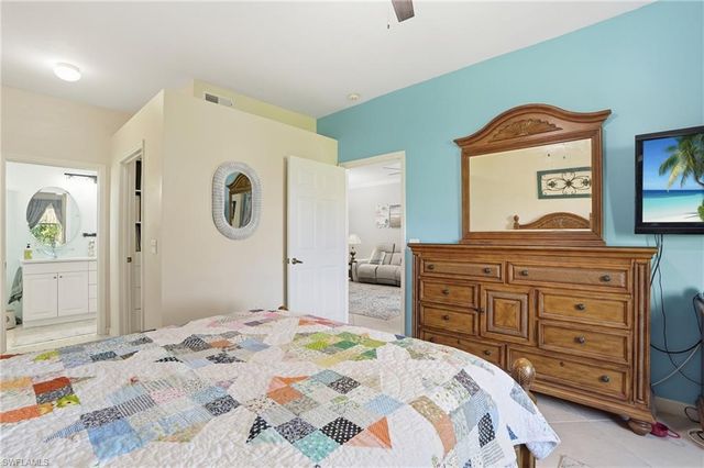 340 Robin Hood CIR 102, Naples, FL 34104