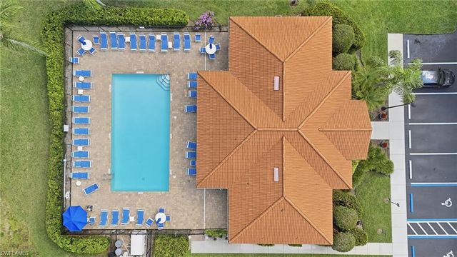 340 Robin Hood CIR 102, Naples, FL 34104