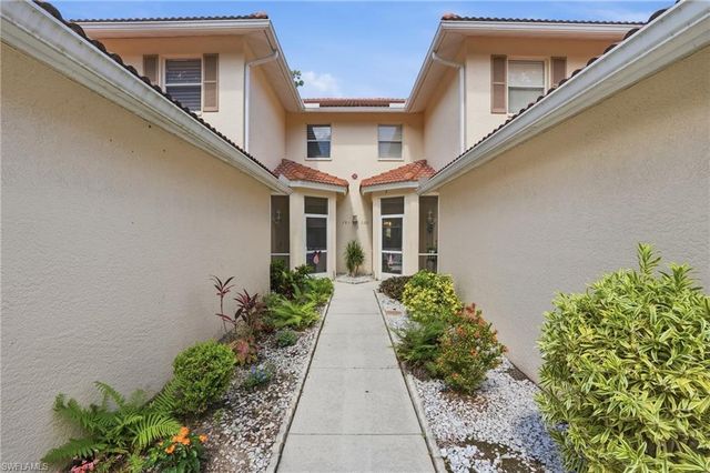 340 Robin Hood CIR 102, Naples, FL 34104