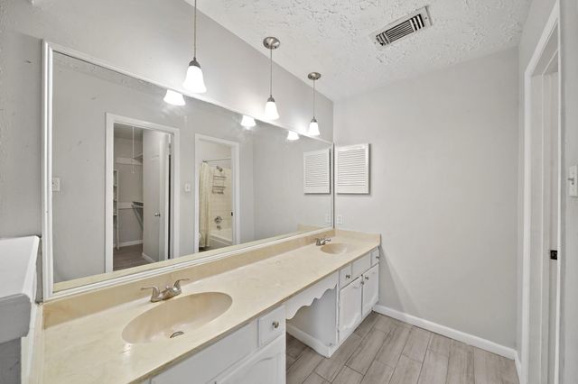 13923 Ludgate Pass, Houston, TX 77034