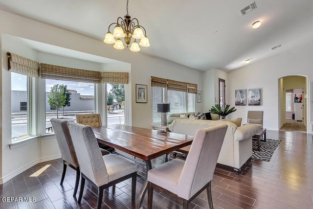 521 Paseo Modesto Drive, Horizon City, TX 79928