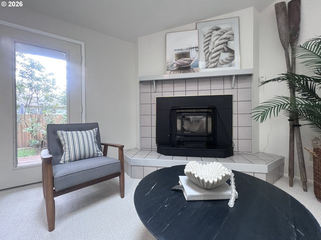 2372 S 22ND Ct, Florence, OR 97439