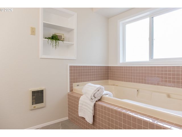 2372 S 22ND Ct, Florence, OR 97439