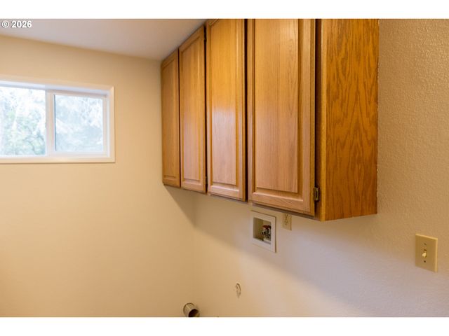 2372 S 22ND Ct, Florence, OR 97439