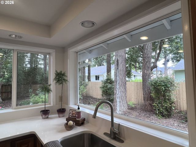 2372 S 22ND Ct, Florence, OR 97439