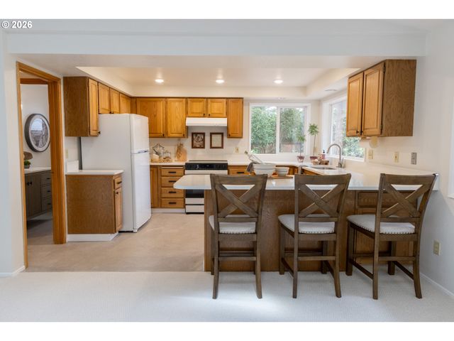 2372 S 22ND Ct, Florence, OR 97439