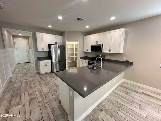 13180 W CLIFFROSE Road, Peoria, AZ 85383