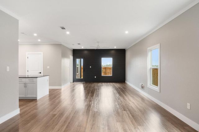 2027 Applewood DR, Lockhart, TX 78644