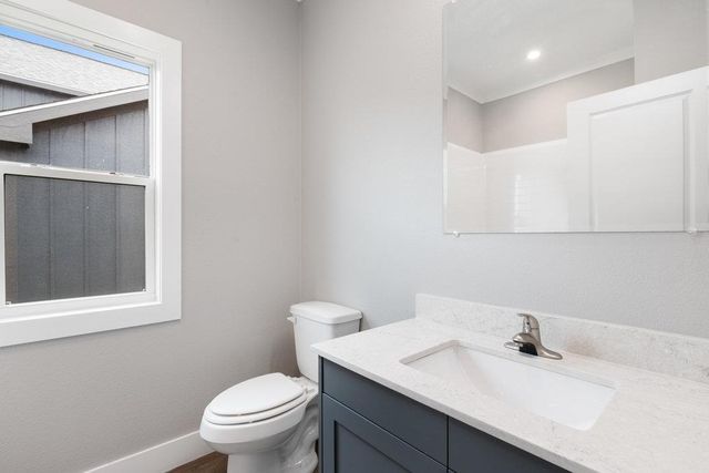 2027 Applewood DR, Lockhart, TX 78644