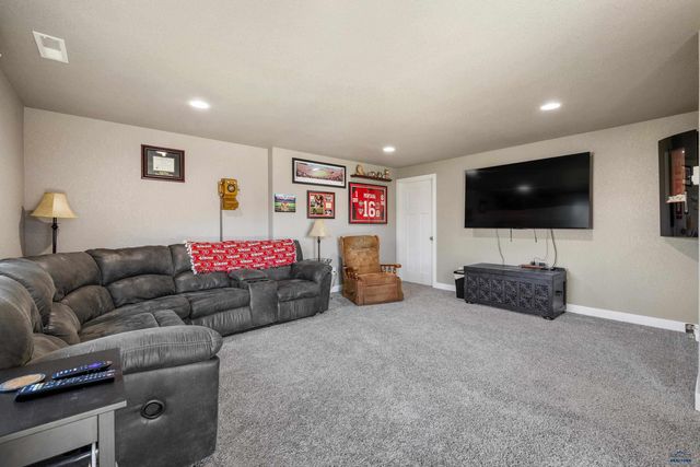 6674 CAMBRIDGE PL, Summerset, SD 57718