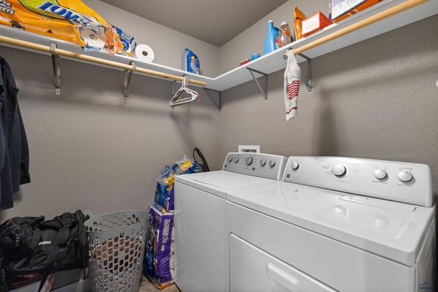 6674 CAMBRIDGE PL, Summerset, SD 57718