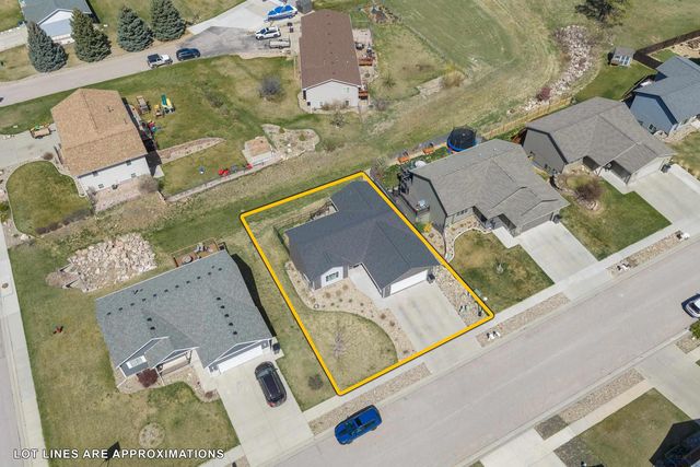 6674 CAMBRIDGE PL, Summerset, SD 57718