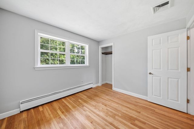 737 North St, Tewksbury, MA 01876