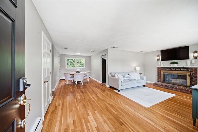 737 North St, Tewksbury, MA 01876