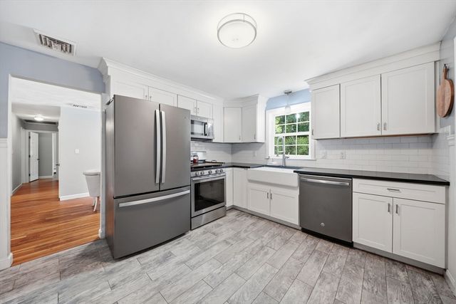 737 North St, Tewksbury, MA 01876