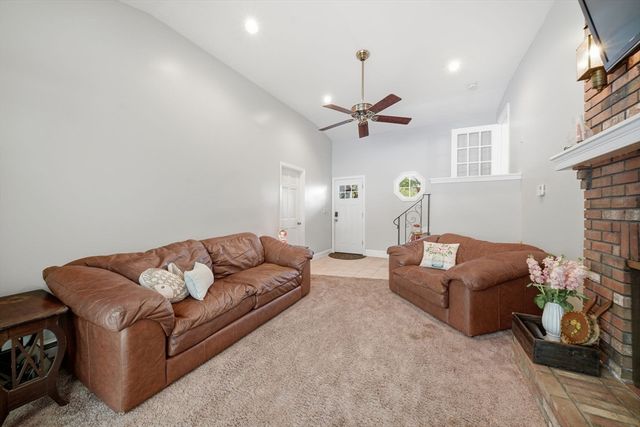 737 North St, Tewksbury, MA 01876