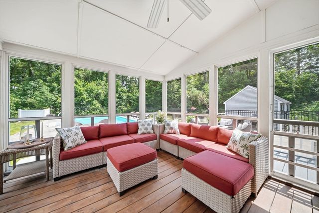 737 North St, Tewksbury, MA 01876