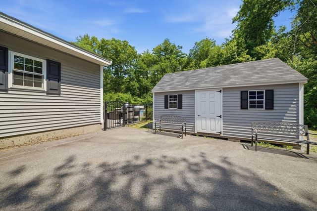 737 North St, Tewksbury, MA 01876
