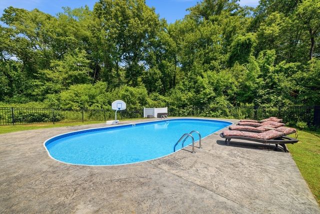 737 North St, Tewksbury, MA 01876