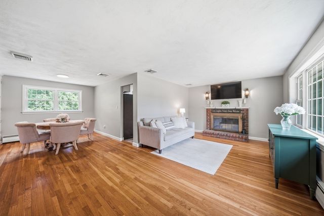 737 North St, Tewksbury, MA 01876