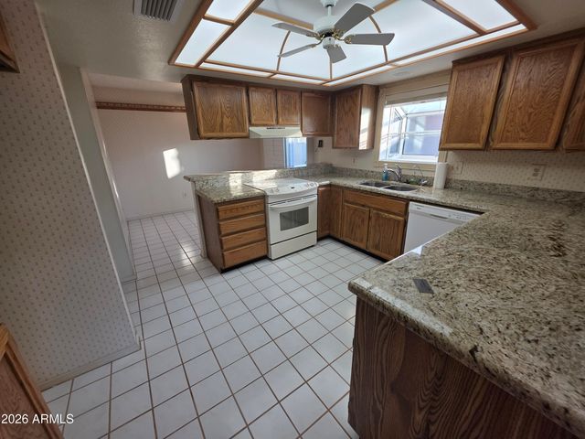 26617 S BEECH CREEK Drive, Sun Lakes, AZ 85248