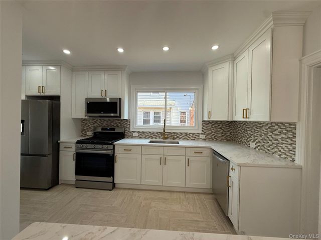 120 Lena Avenue, Freeport, NY 11520